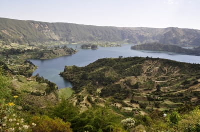  Lake view in the Wenchi Crater, Ethiopia (DeDuijn (Wikimedia))  CC BY-SA 
License Information available under 'Proof of Image Sources'